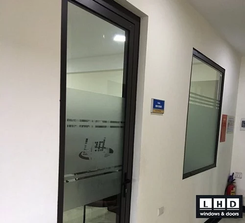 lắp đặt cửa nhôm xingfa triều khúc công ty phú thành