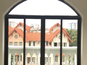 Thi công cửa uốn vòm tại Vinhomes