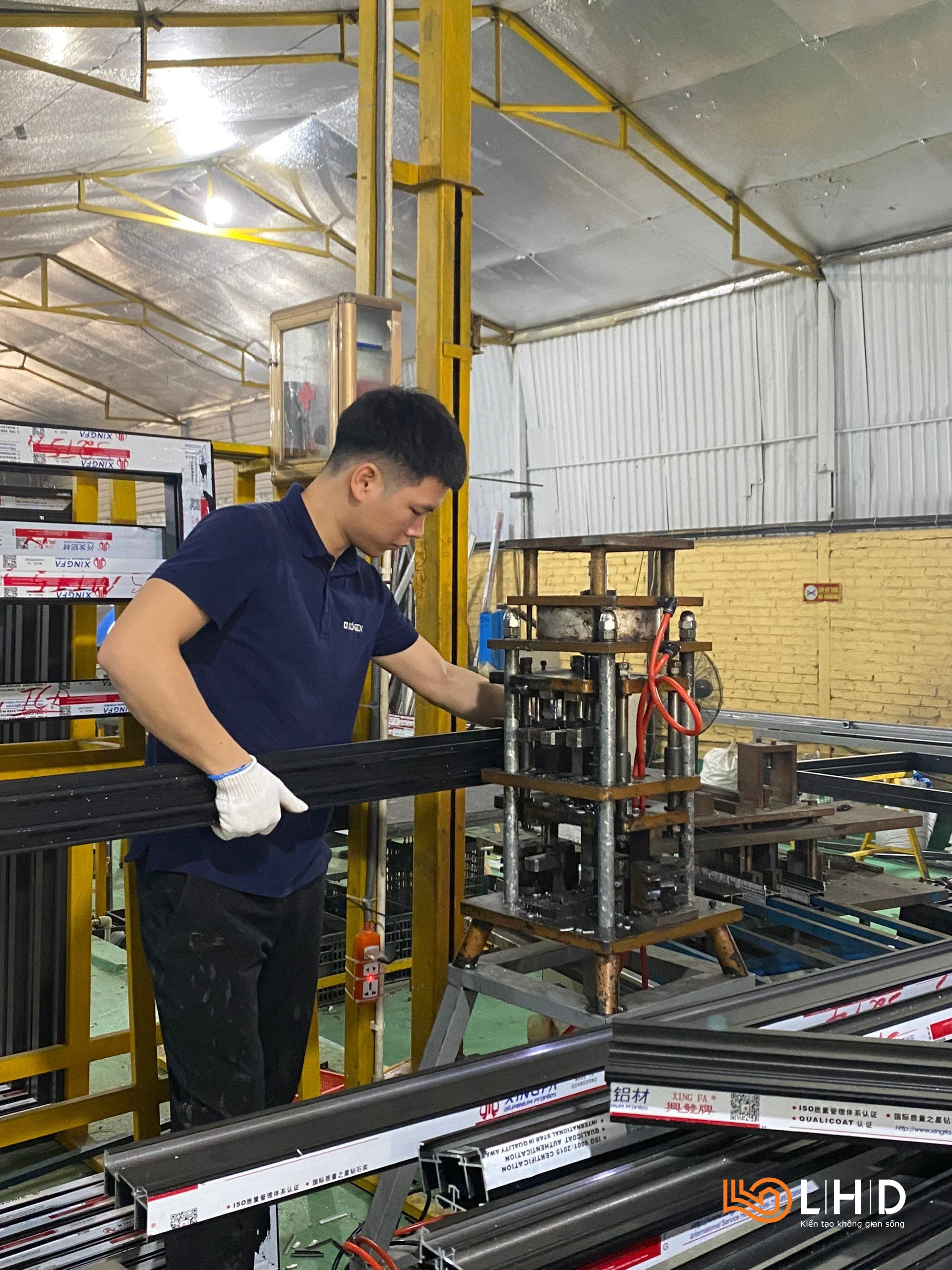Cách làm cửa nhôm Xingfa